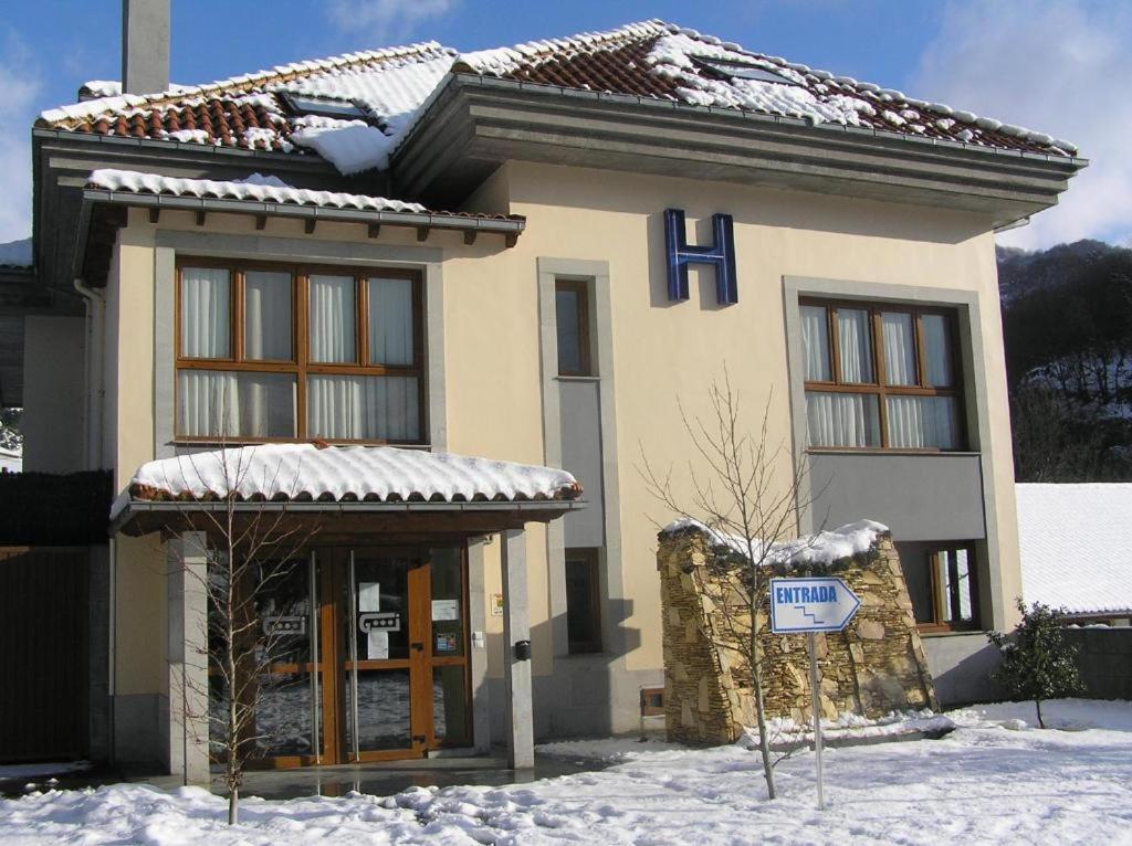 Hotel Santa Cristina Pola de Lena Εξωτερικό φωτογραφία
